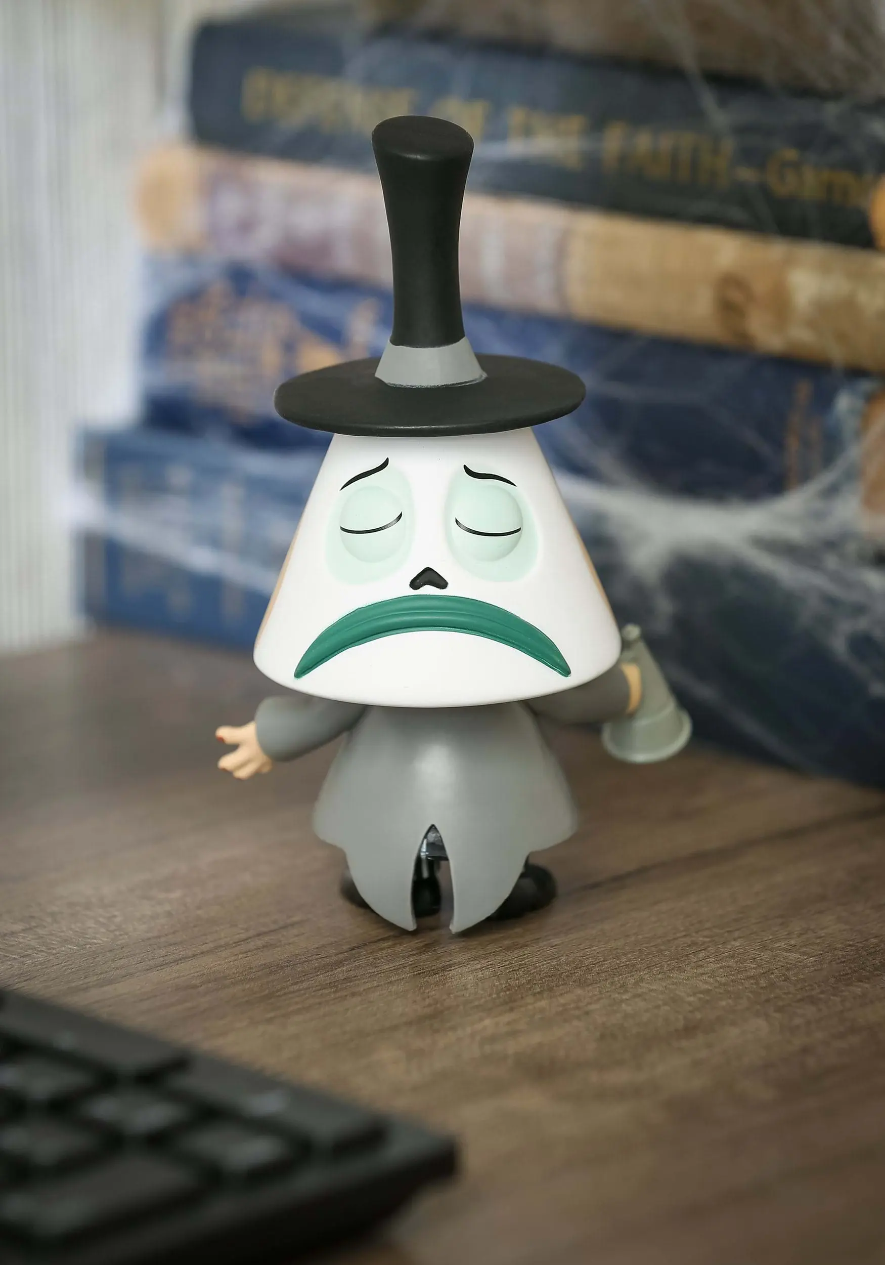 Funko POP! Disney: Nightmare Before Christmas- Mayor W/ Megaphone Vinyl Figure - Image 3